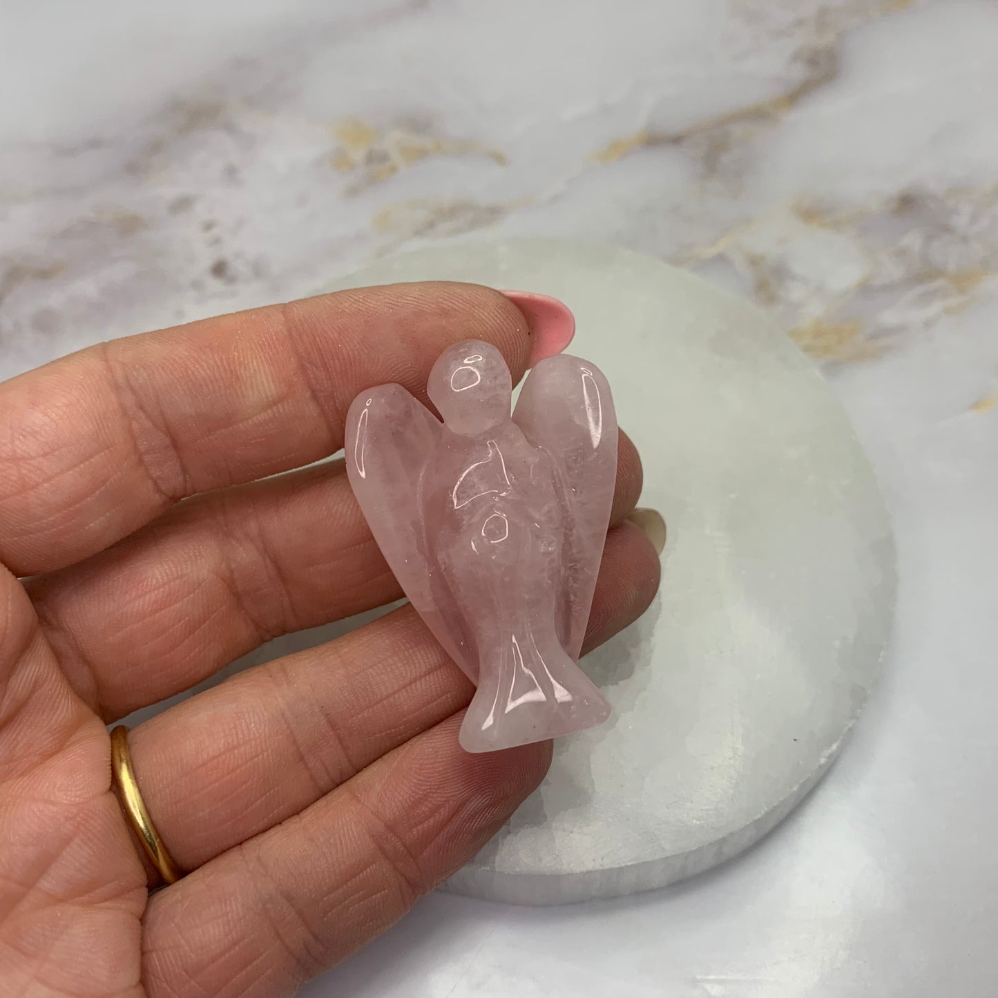 gouden driehoek, edelstenen engeltjes, amethist rozenkwarts bergkristal, spirituele decoratie, beschermengel edelstenen, gouden driehoek set, edelstenen cadeau