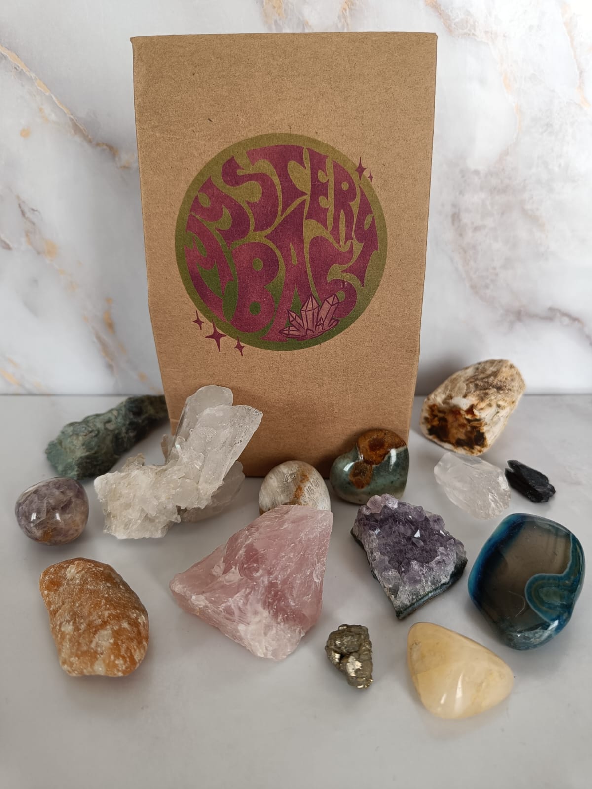 Mystery Bag gevuld met edelstenen, sieraden en verrassingen – uniek cadeau of zelfverwennerij