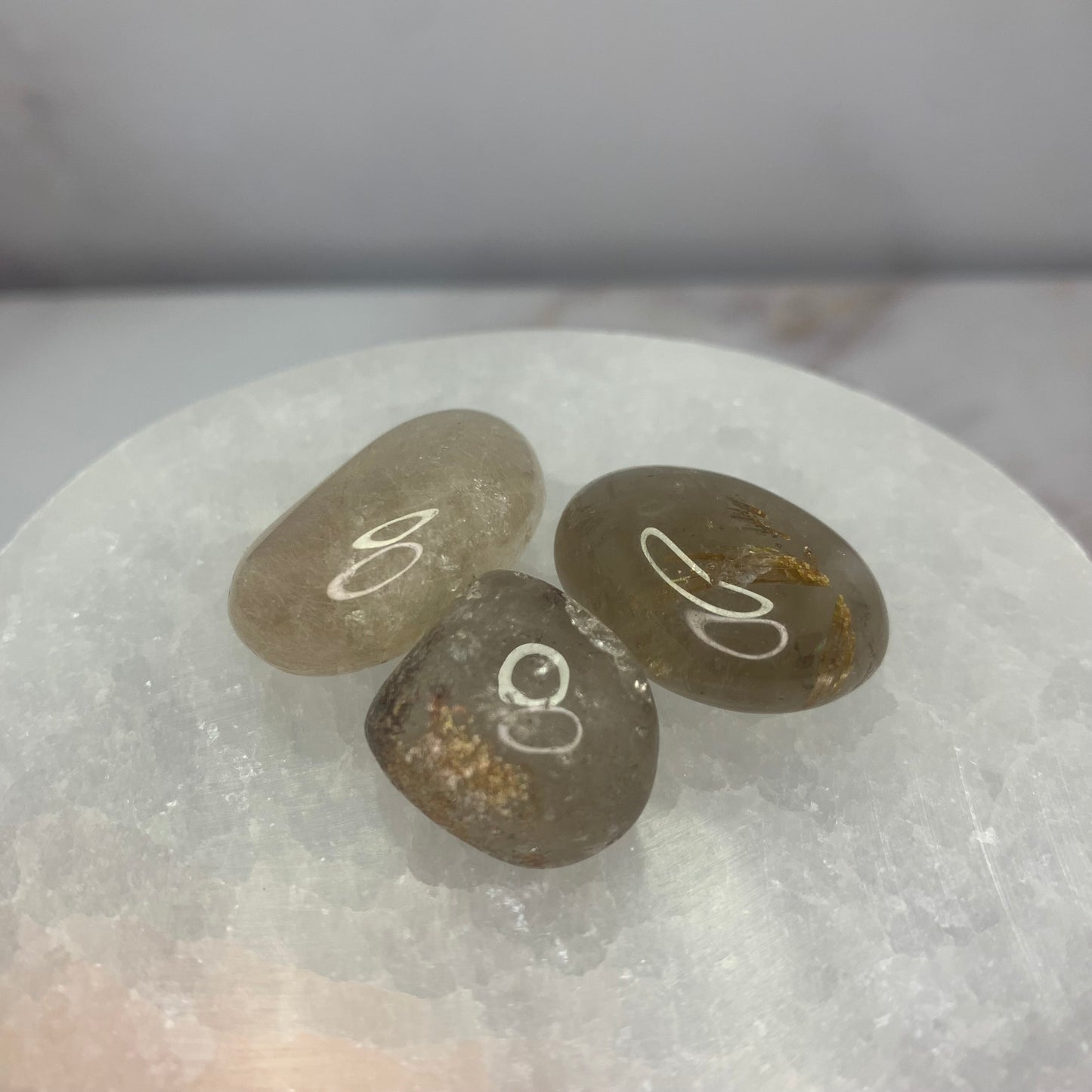 Transparante rutielkwarts trommelsteen