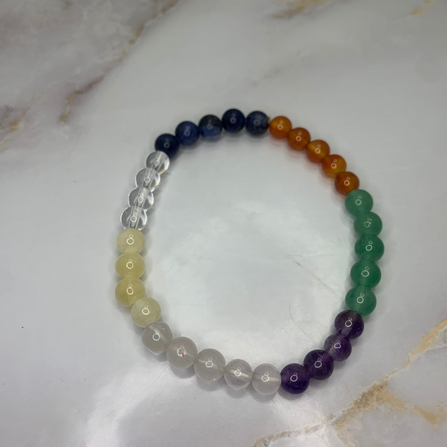 🔮 Chakra hart met 7 Edelstenen
✨ Chakra Edelsteen hart – Breng je Energie in Balans
Ontdek de kracht van edelstenen met dit prachtig chakra hart bestaande uit 7 zorgvuldig geselecteerde stenen, elk afgestemd op één van de zeven hoofdchakra’s. Dit hart helpt je om blokkades los te laten, je energie weer te laten stromen en meer balans te ervaren in je lichaam en geest.
Perfect voor meditatie, healing, yoga of als spiritueel cadeau voor jezelf of een ander.
🌈 Welke stenen zitten in dit chakra