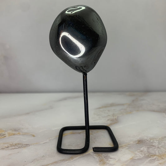 Glanzende zilvergrijze hematiet edelsteen voor bescherming en aarding