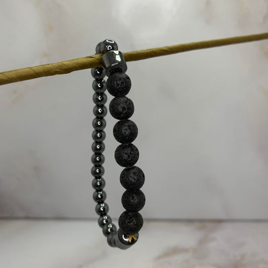 Ontdek de kracht van lavasteen met deze handgeregen armband. Voor balans, rust en energie. Uniseks, stijlvol & natuurlijk.