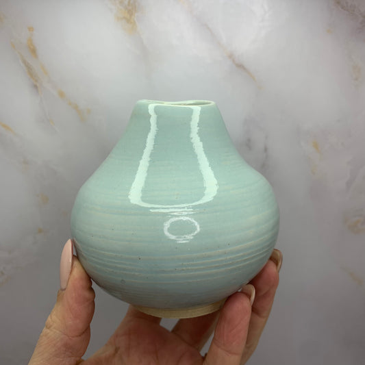 Rustieke handgemaakte vaas – one-of-a-kind keramiek decoratie